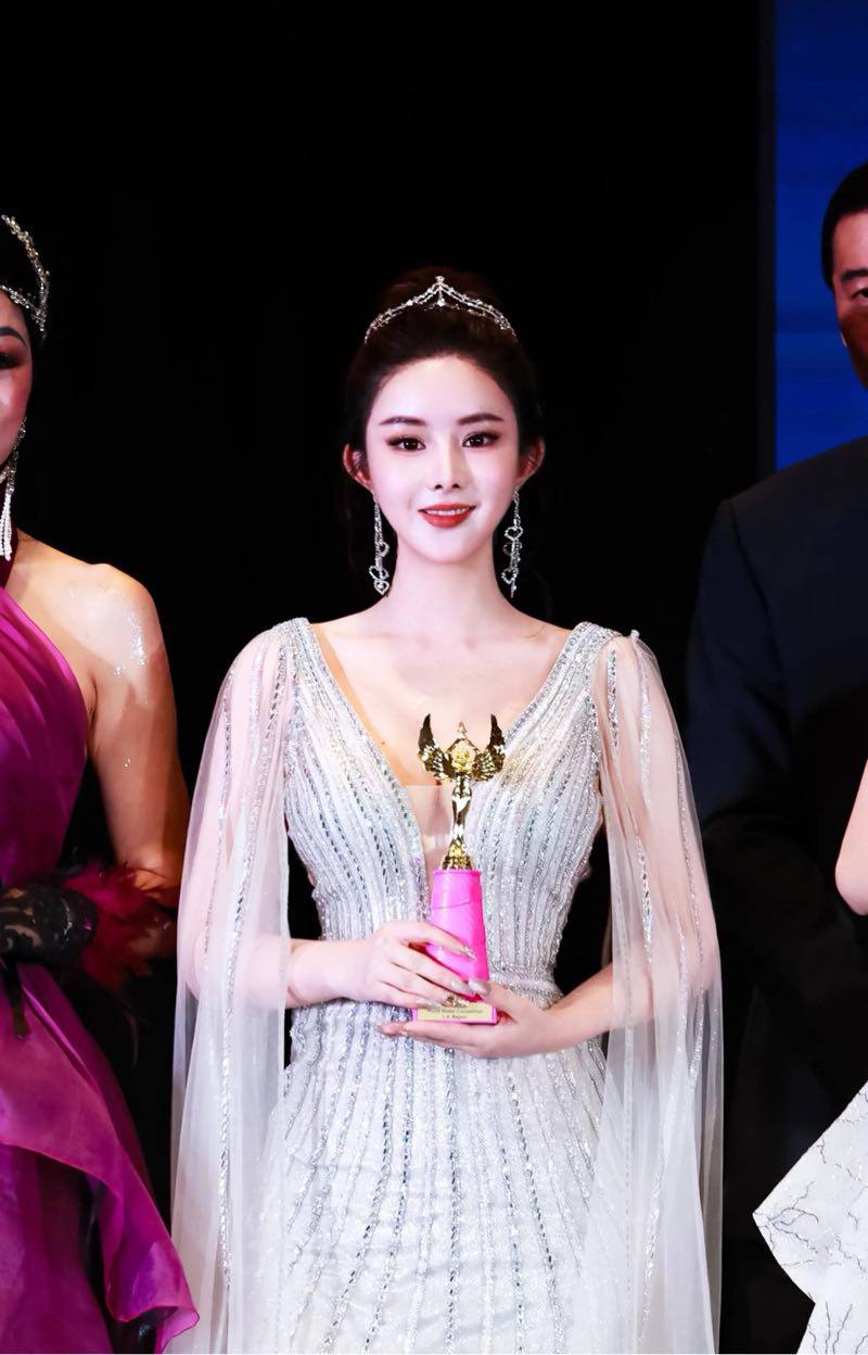 176F 米卡艺人5⬆️ - 北京 Call Girl