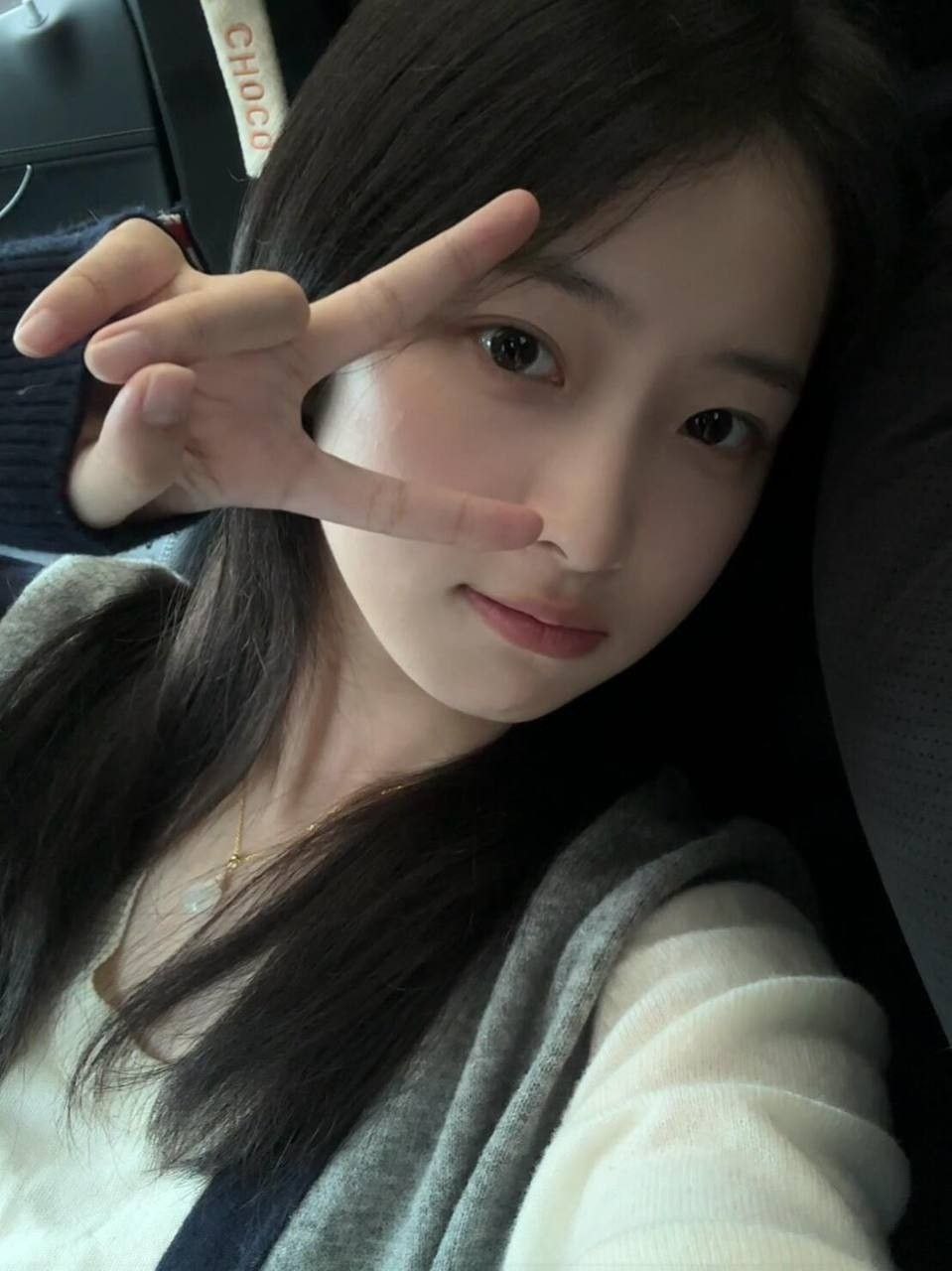 #重庆水原希子真实06极品高白纯 准18岁 如假包换！！兼职短开 - 06岁 - 重庆 Call Girl