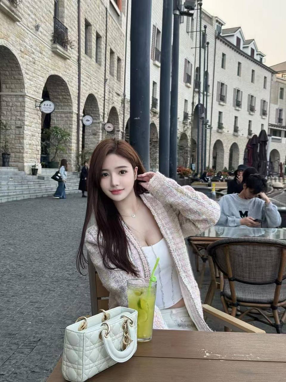 #广州 - 06岁 - 广州 Call Girl