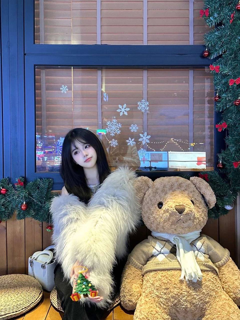 ID: 200 - 合肥 Call Girl