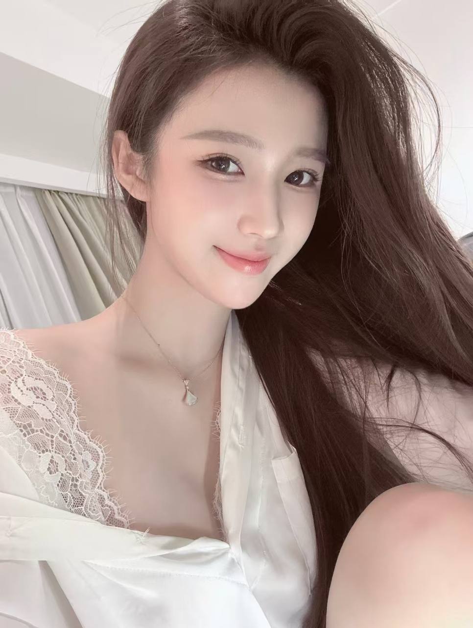 ID: 617 - 香港 Call Girl