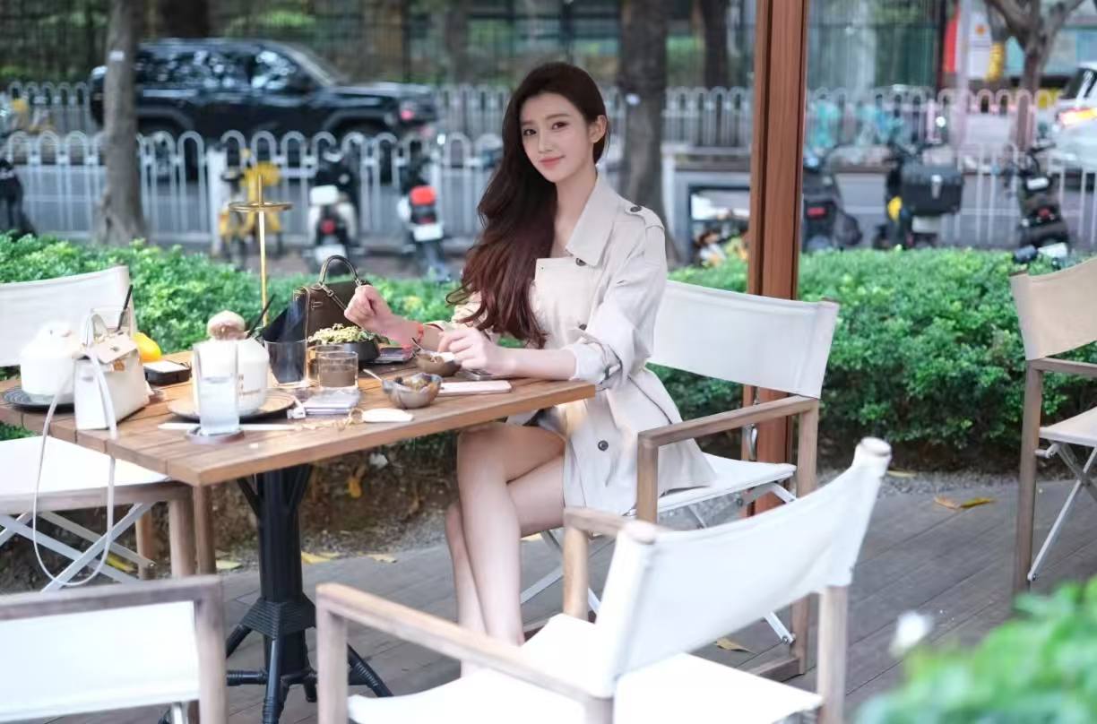 ID: 622 - 香港 Call Girl