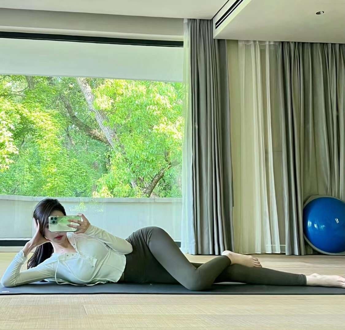 ID: 688 - Photo 4 - 香港 Call Girl