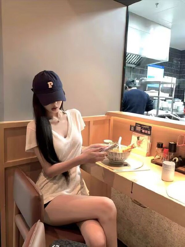 ID: 140 - 昆明 Call Girl