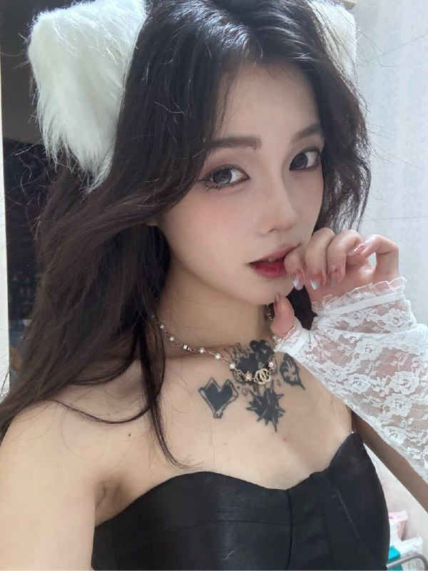 ID: 7327 - 上海 Call Girl