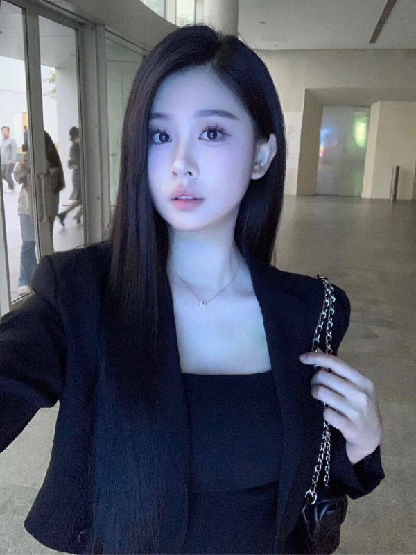 #福田，全身天然O整 九头身模特 真实02年 - 02岁 - 深圳 Call Girl