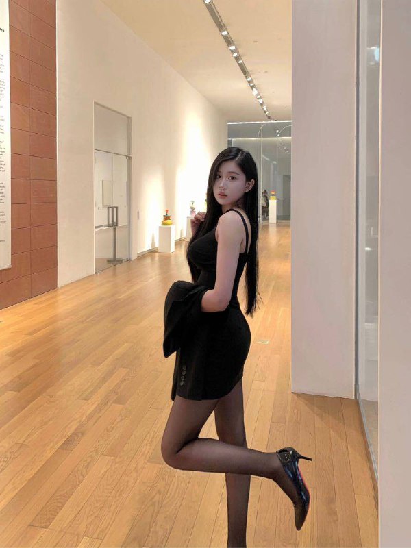 #福田，全身天然O整 九头身模特 真实02年 - Photo 4 - 深圳 Call Girl