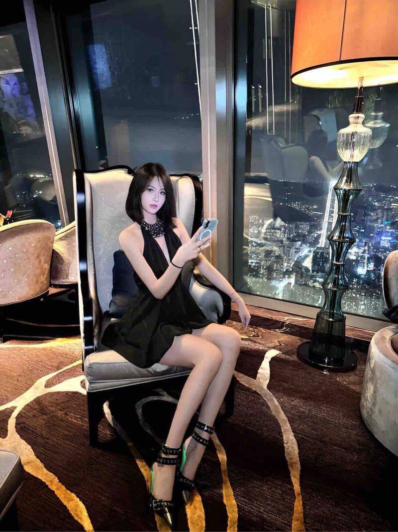 ID: 8063 - 深圳 Call Girl