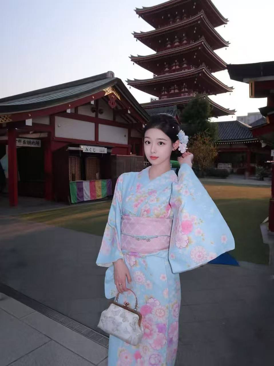 ID: 8241 - 深圳 Call Girl